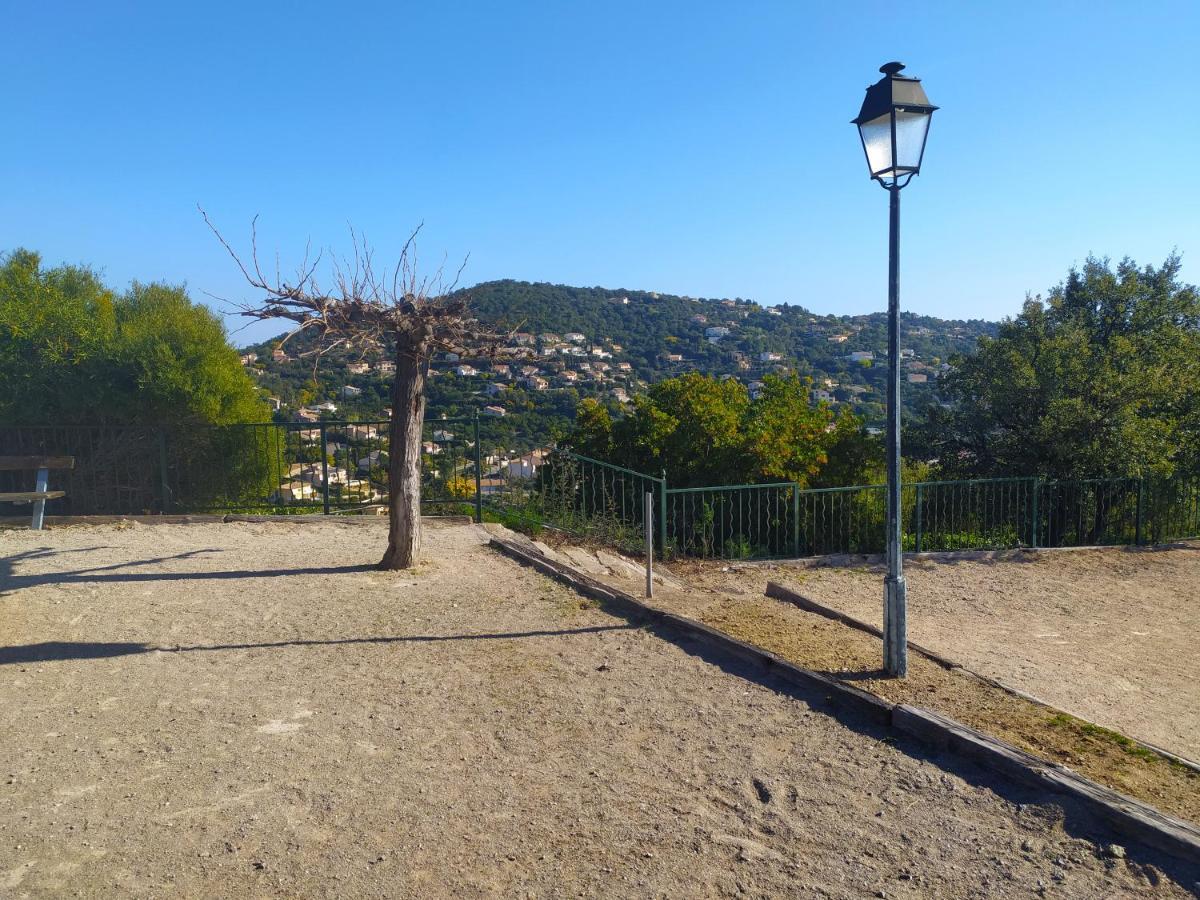 Vacance location mer piscine var sud terrasse Les Issambres Esterno foto